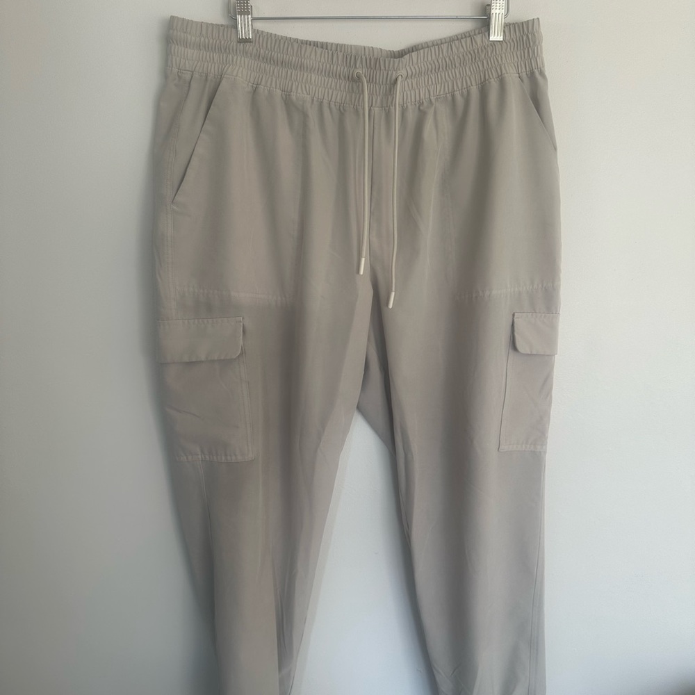 Old Navy Stretchflex Quick Dry Tan Joggers Size XL EUC